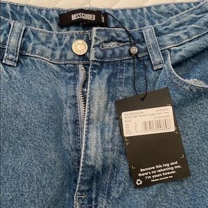 MISSGUIDED JOGGER MOM JEANS